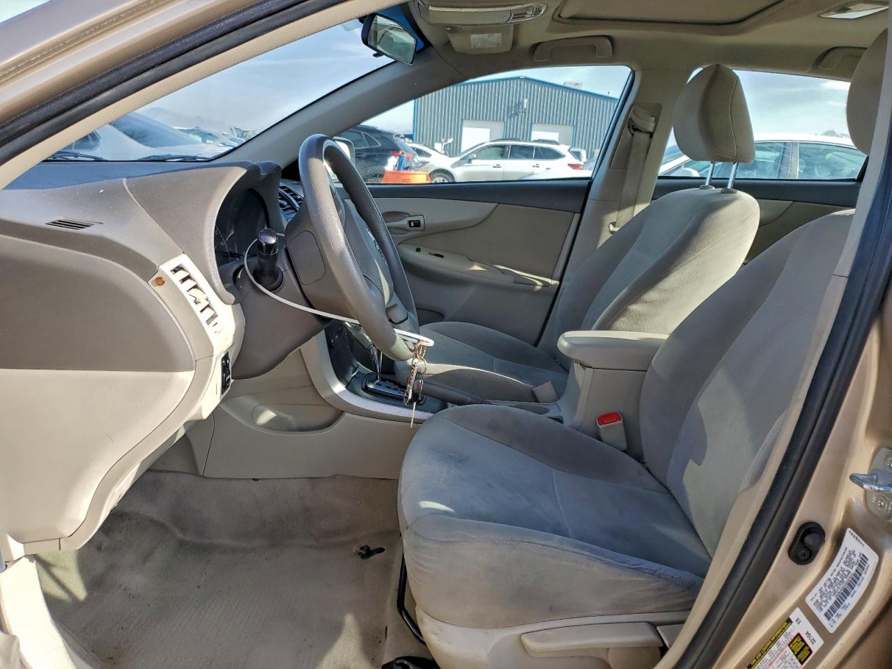 Toyota Corolla Base Image 2