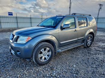  Salvage Nissan Pathfinder