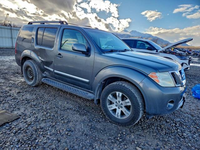 Nissan Pathfinder S Image 12