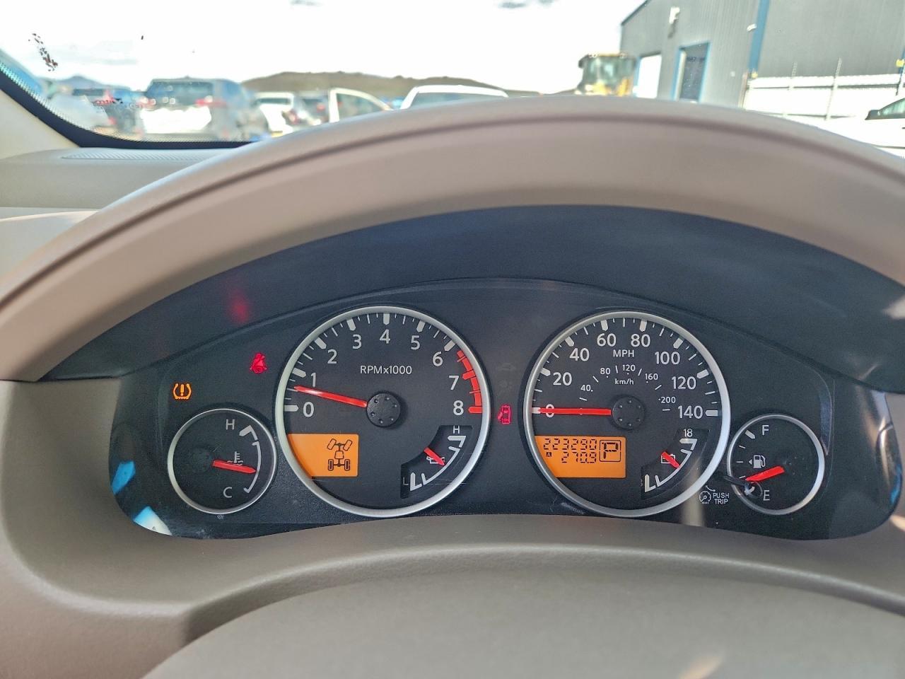 Nissan Pathfinder S Image 7