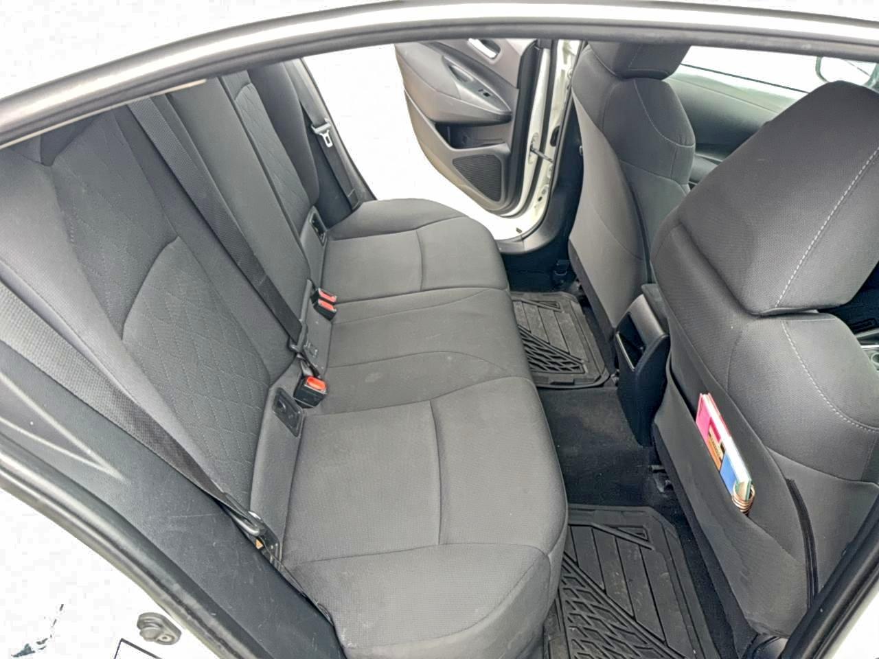 Toyota Corolla Le Image 9