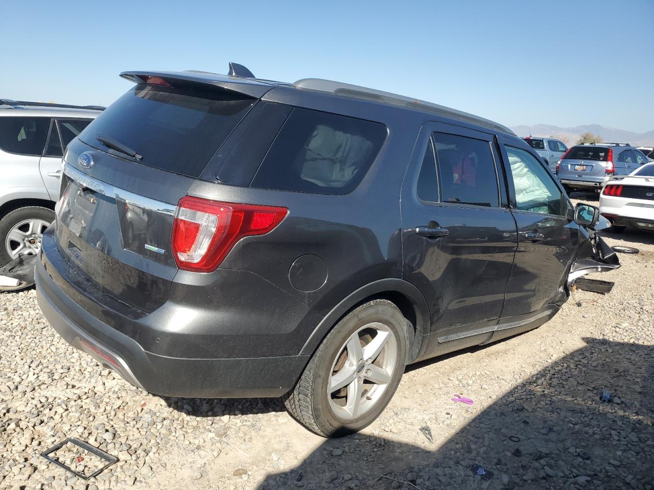 Ford Explorer Xlt Image 7