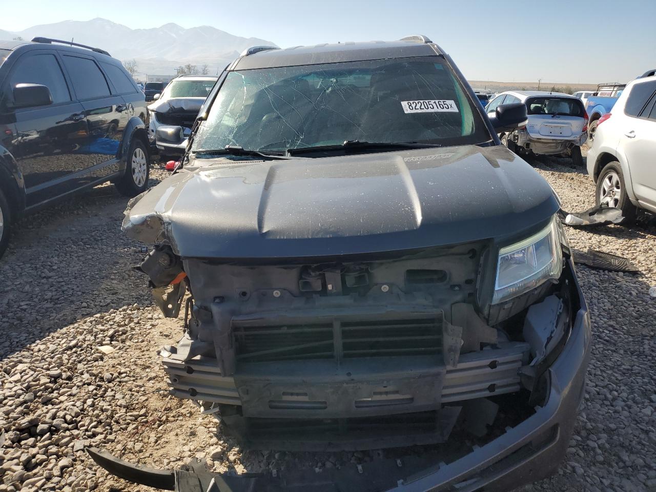 Ford Explorer Xlt Image 3