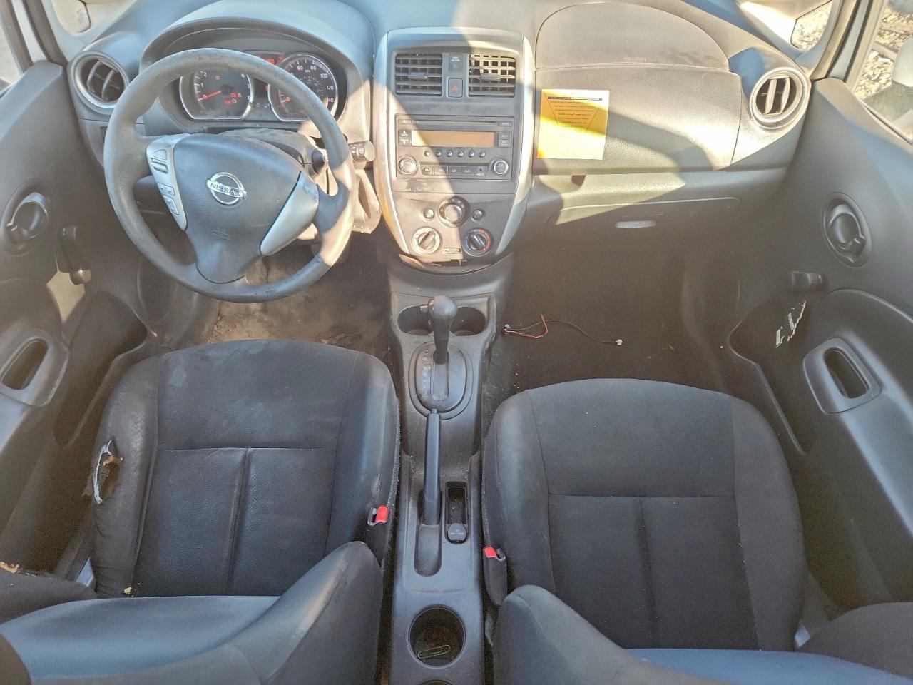 Nissan Versa S Image 6