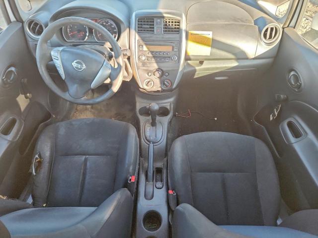 Nissan Versa S Image 6