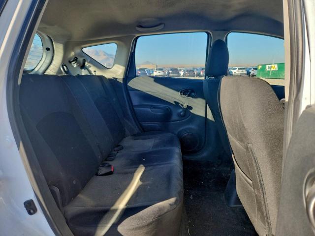 Nissan Versa S Image 9