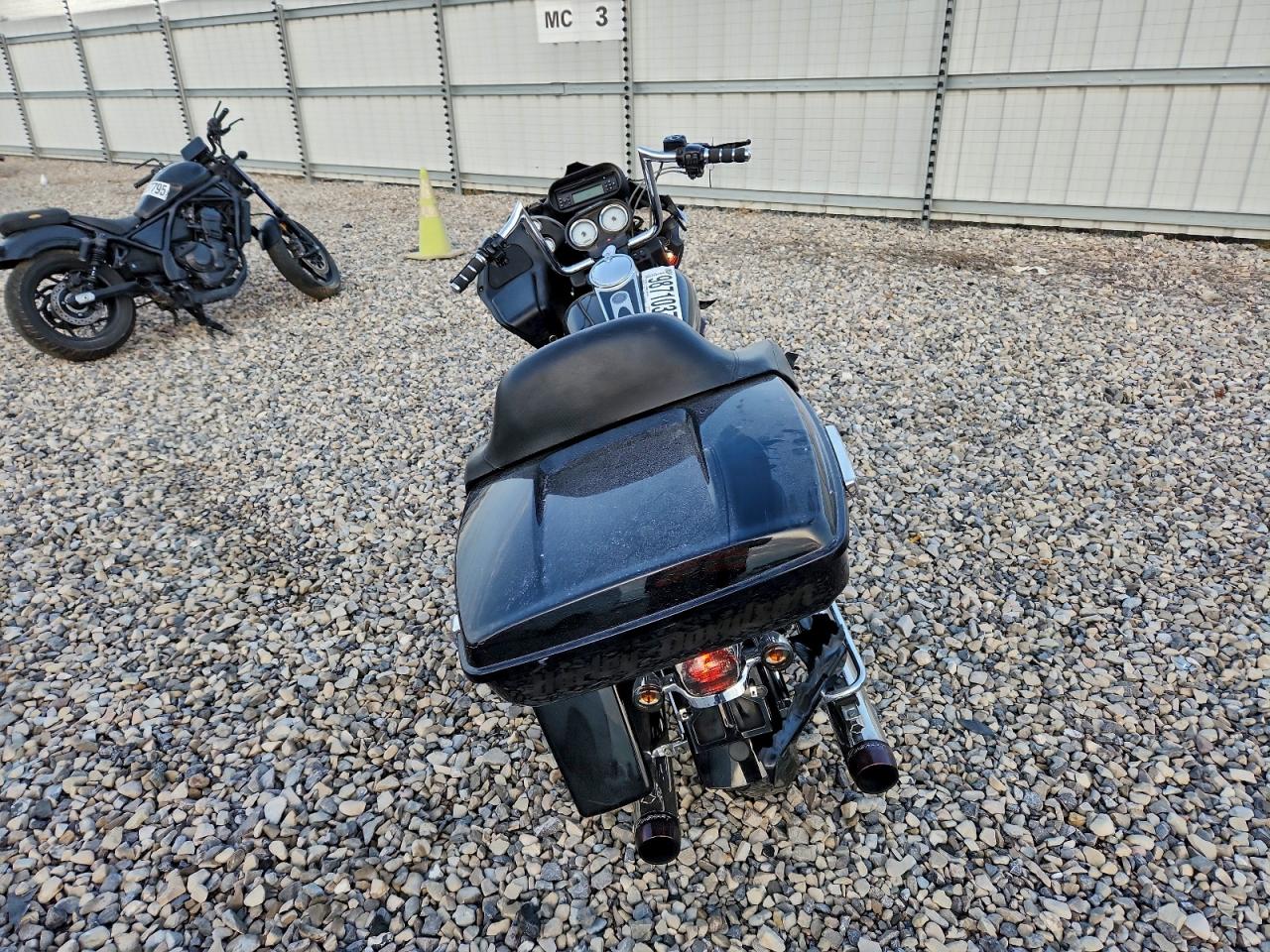 Harley-Davidson Fl Image 3