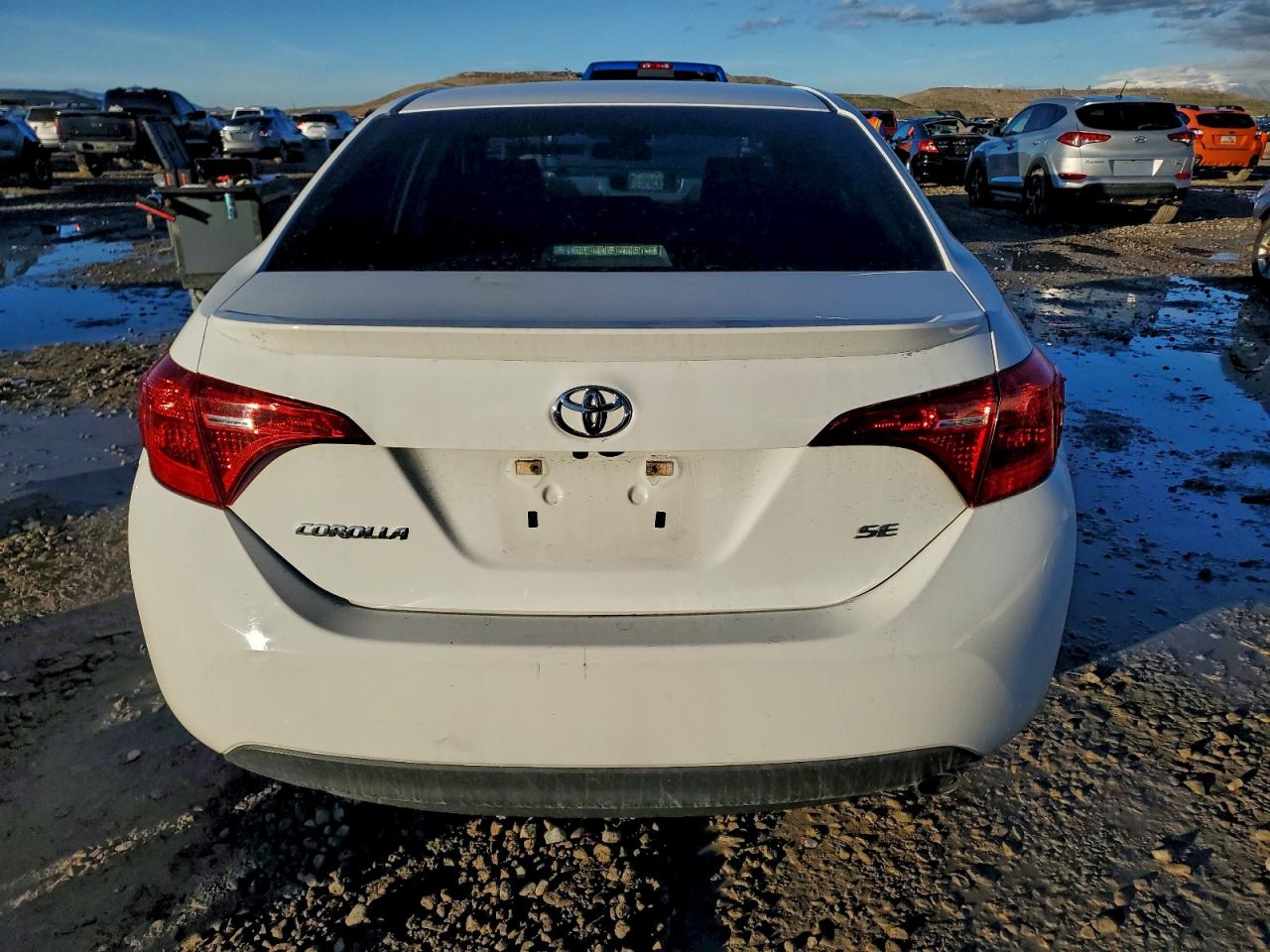 Toyota Corolla L Image 9