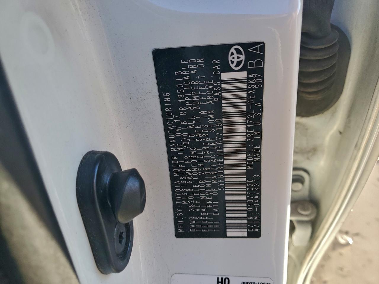 Toyota Corolla L Image 8