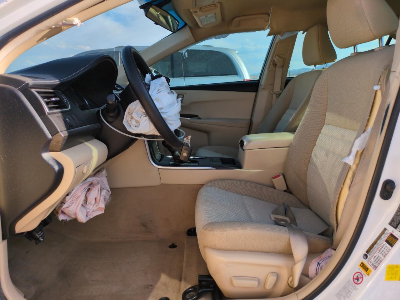 Toyota Camry Hybrid Image 8