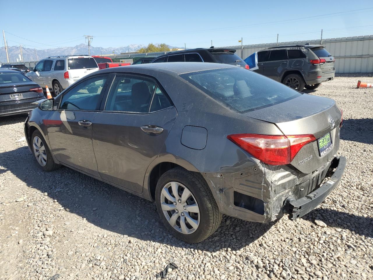 Toyota Corolla L Image 2