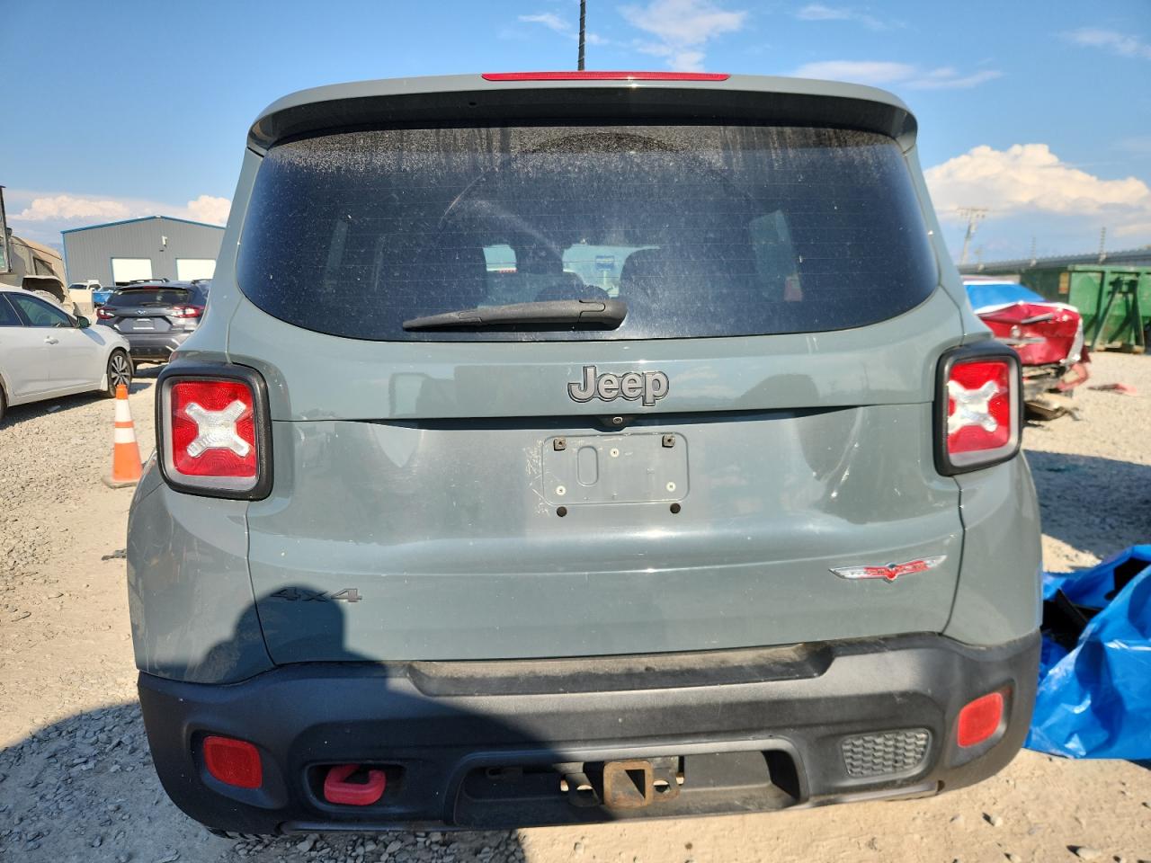 Jeep Renegade Trailhawk Image 8