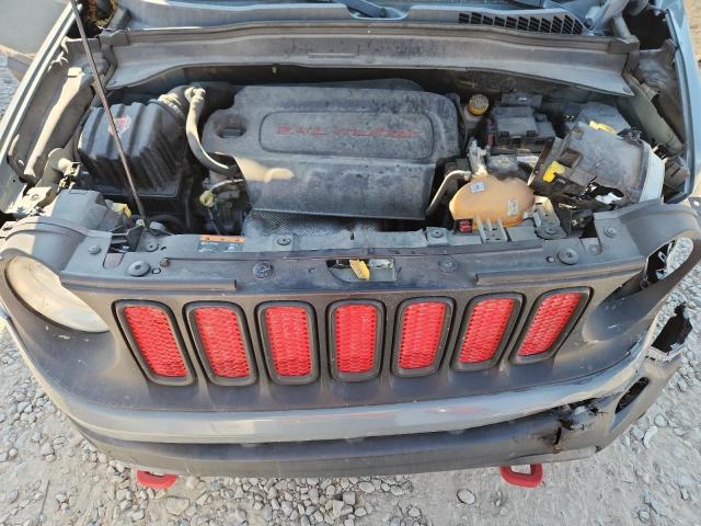 Jeep Renegade Trailhawk Image 11