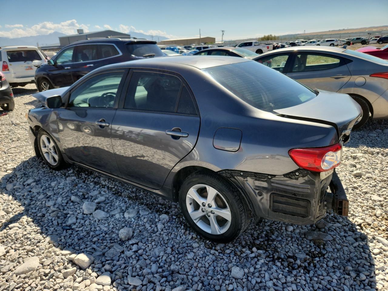 Toyota Corolla Base Image 9