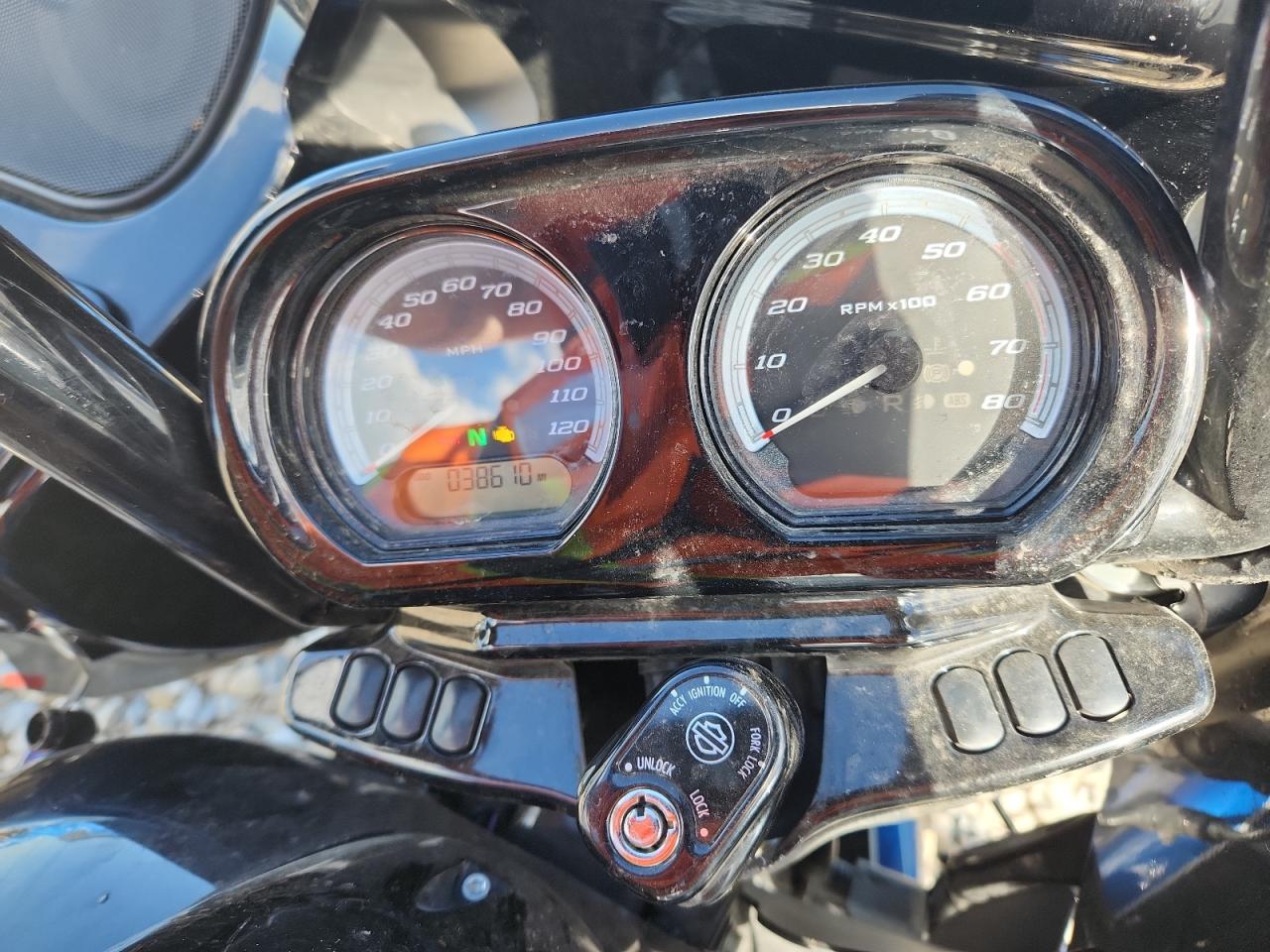 Harley-Davidson Fltrk Image 6