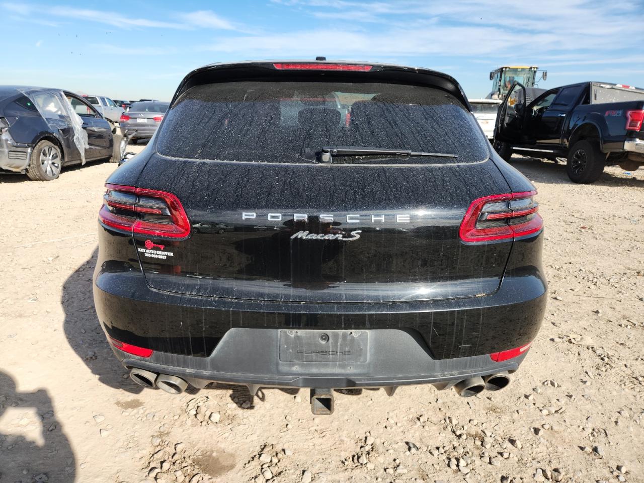 Porsche Macan S Image 9