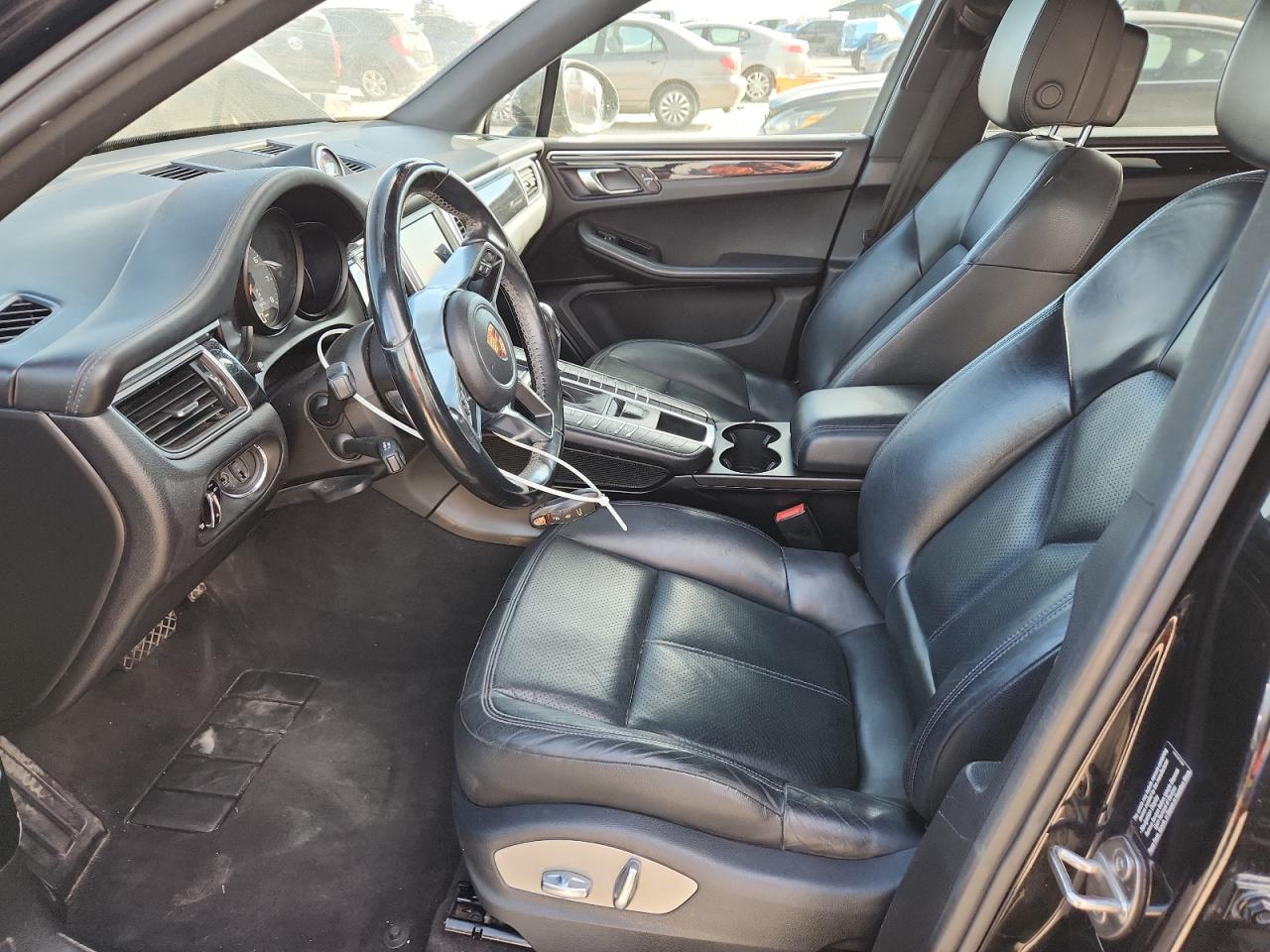 Porsche Macan S Image 11