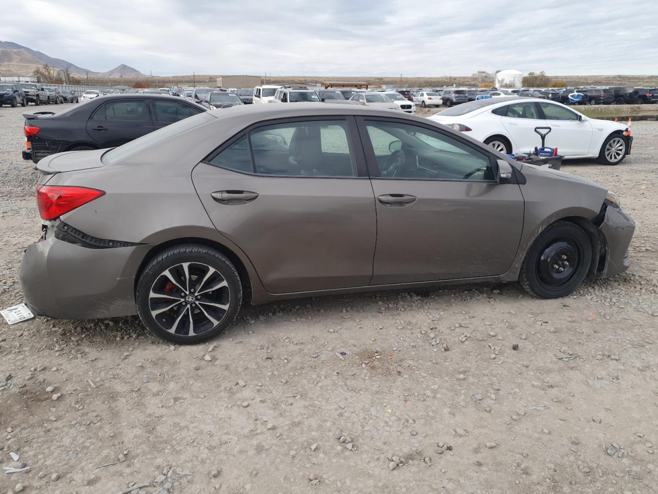 Toyota Corolla L Image 7