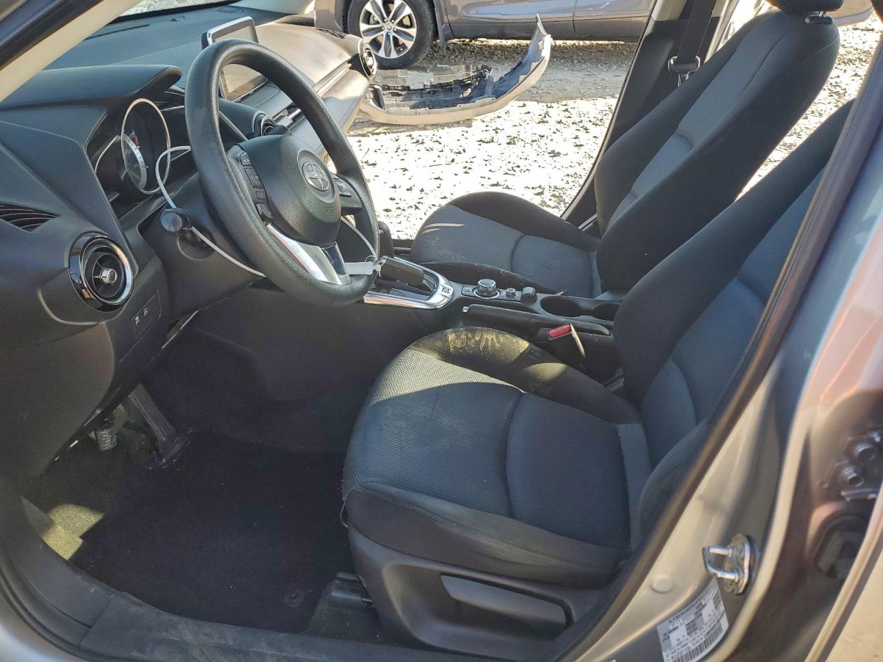 Toyota Scion Image 6