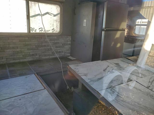 Aeroliner Trailer Image 4