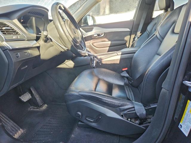Volvo XC90 T5 Image 5
