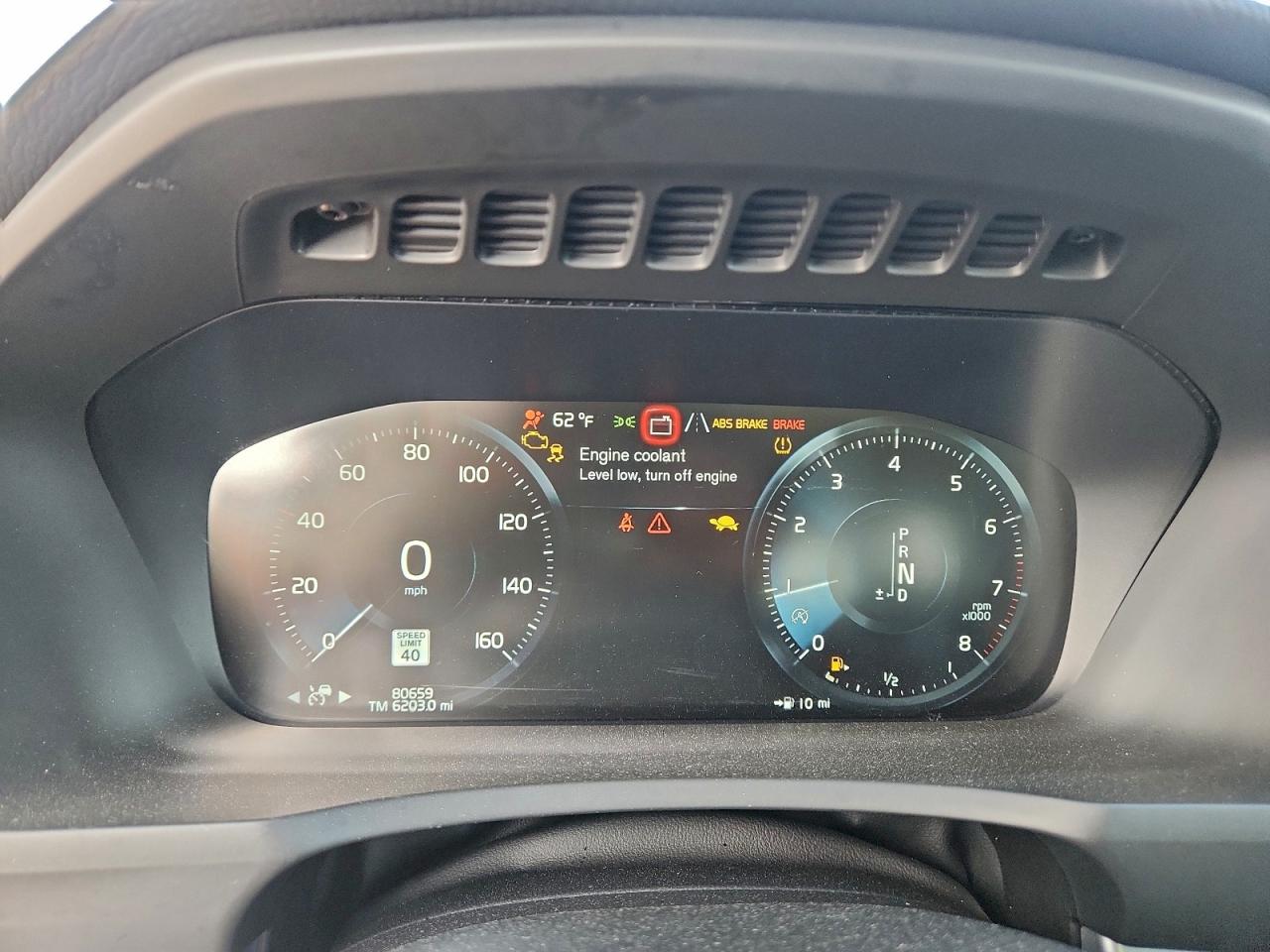 Volvo XC90 T5 Image 10