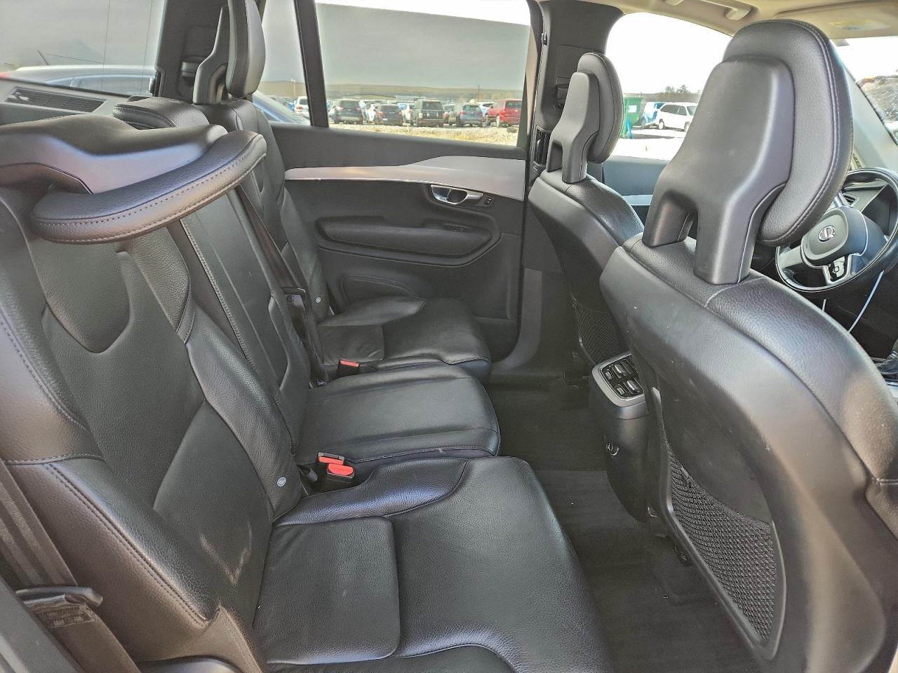 Volvo XC90 T5 Image 13