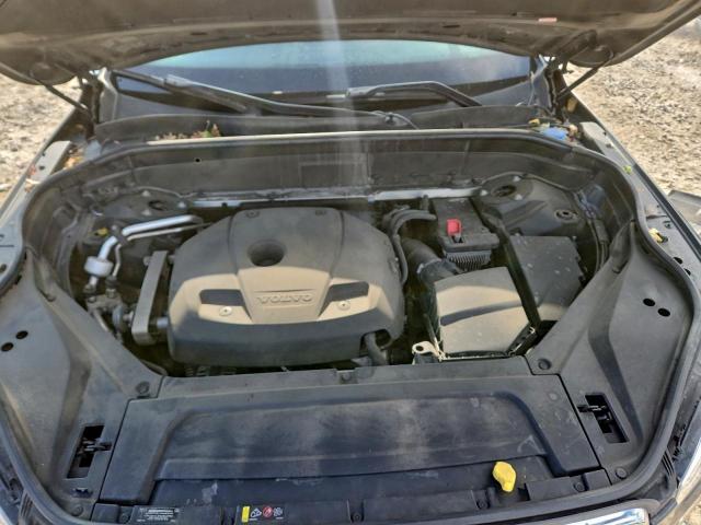 Volvo XC90 T5 Image 11