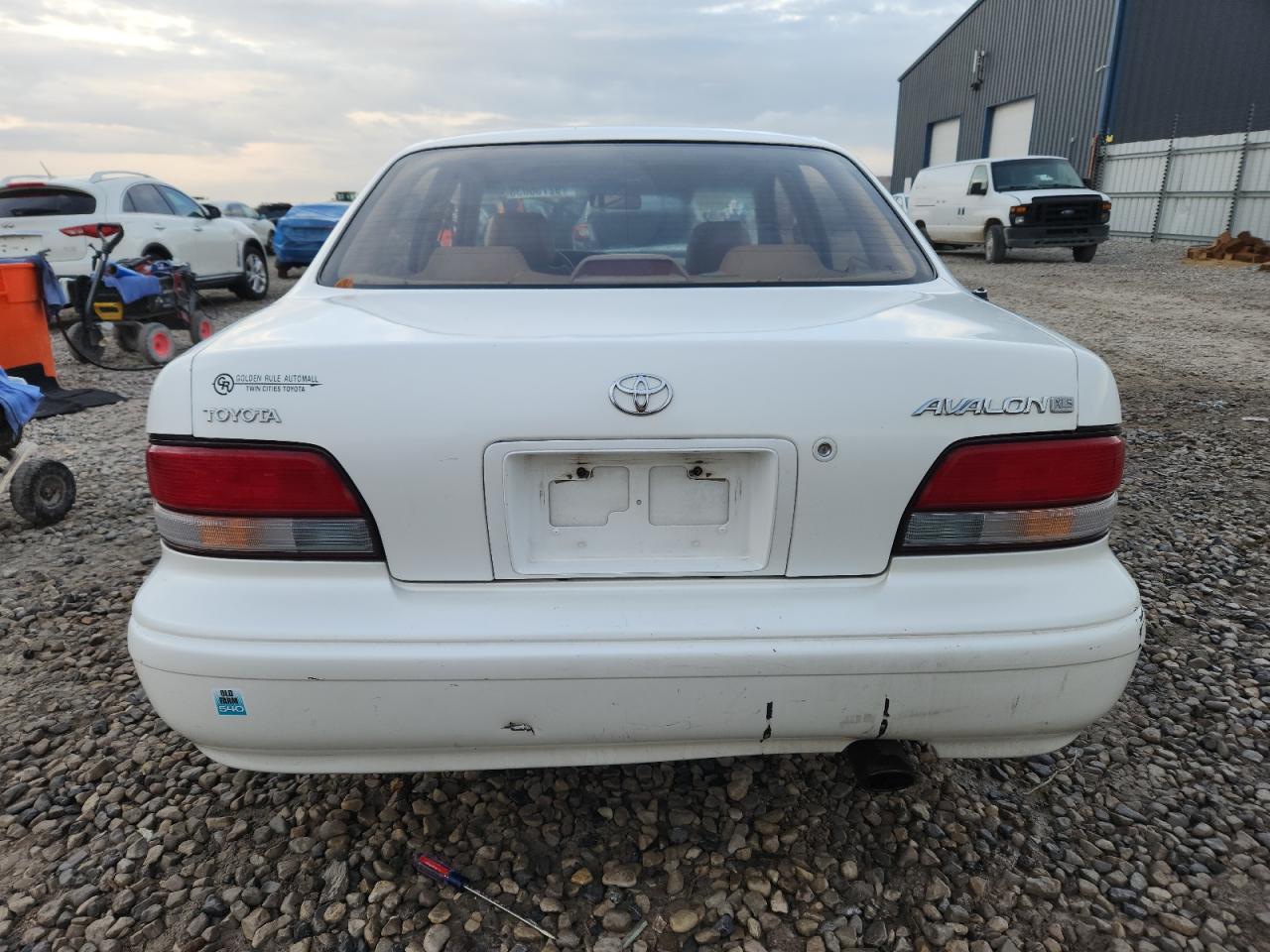 Toyota Avalon Xls Image 10