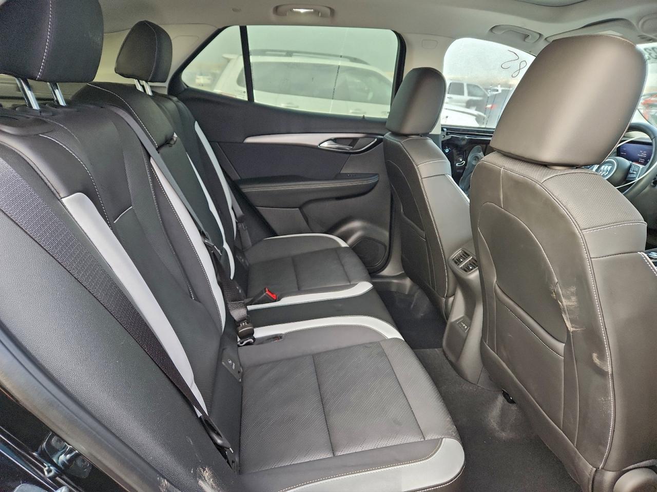 Buick Envision Essence Image 2