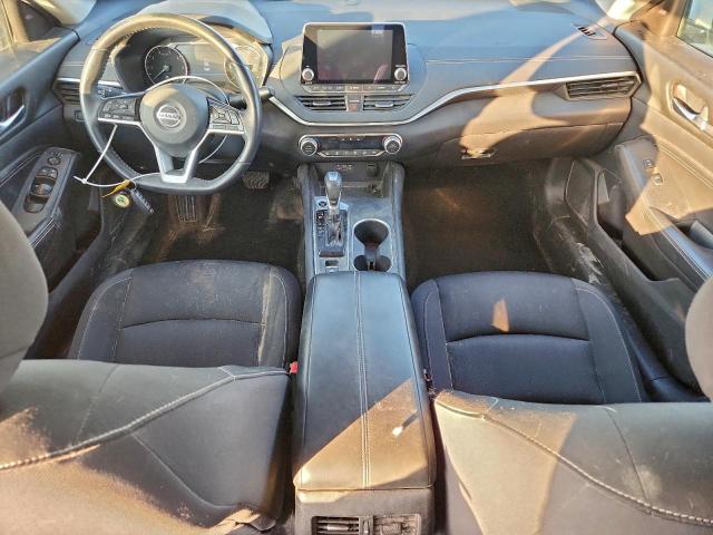 Nissan Altima Sv Image 9