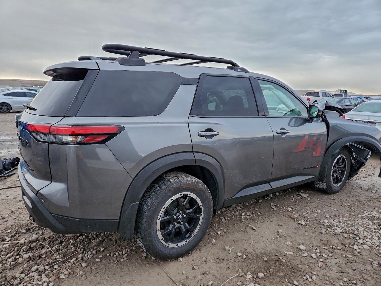 Nissan Pathfinder Rock Creek Image 6