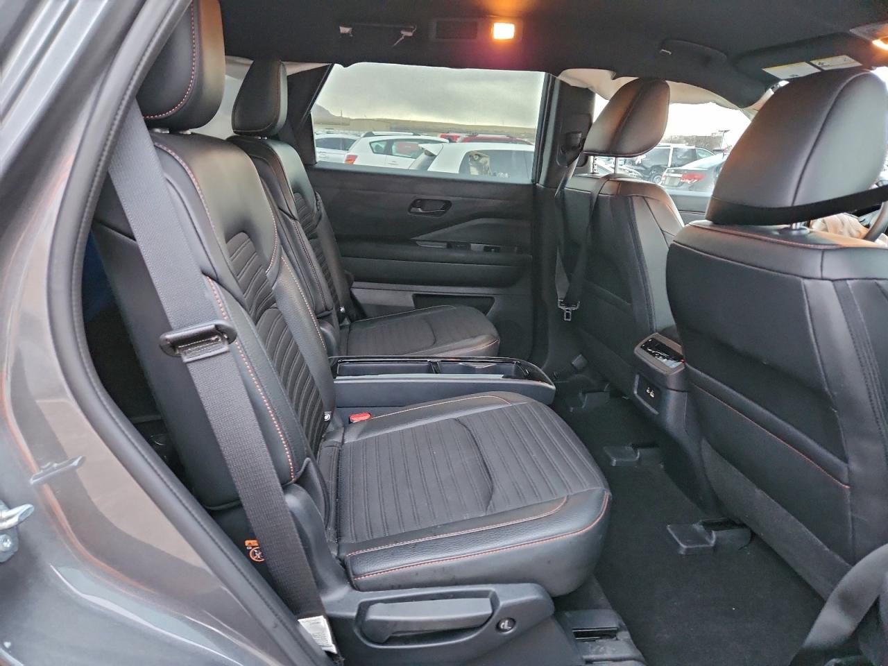 Nissan Pathfinder Rock Creek Image 9