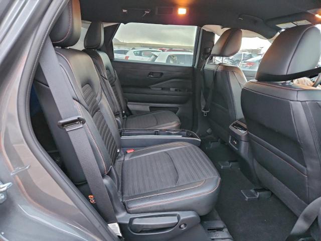 Nissan Pathfinder Rock Creek Image 9