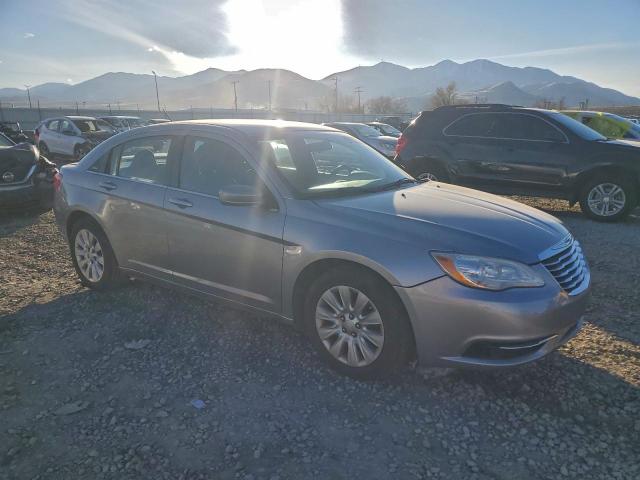 Chrysler 200 Lx Image 4