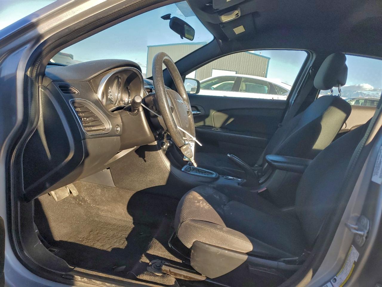 Chrysler 200 Lx Image 5