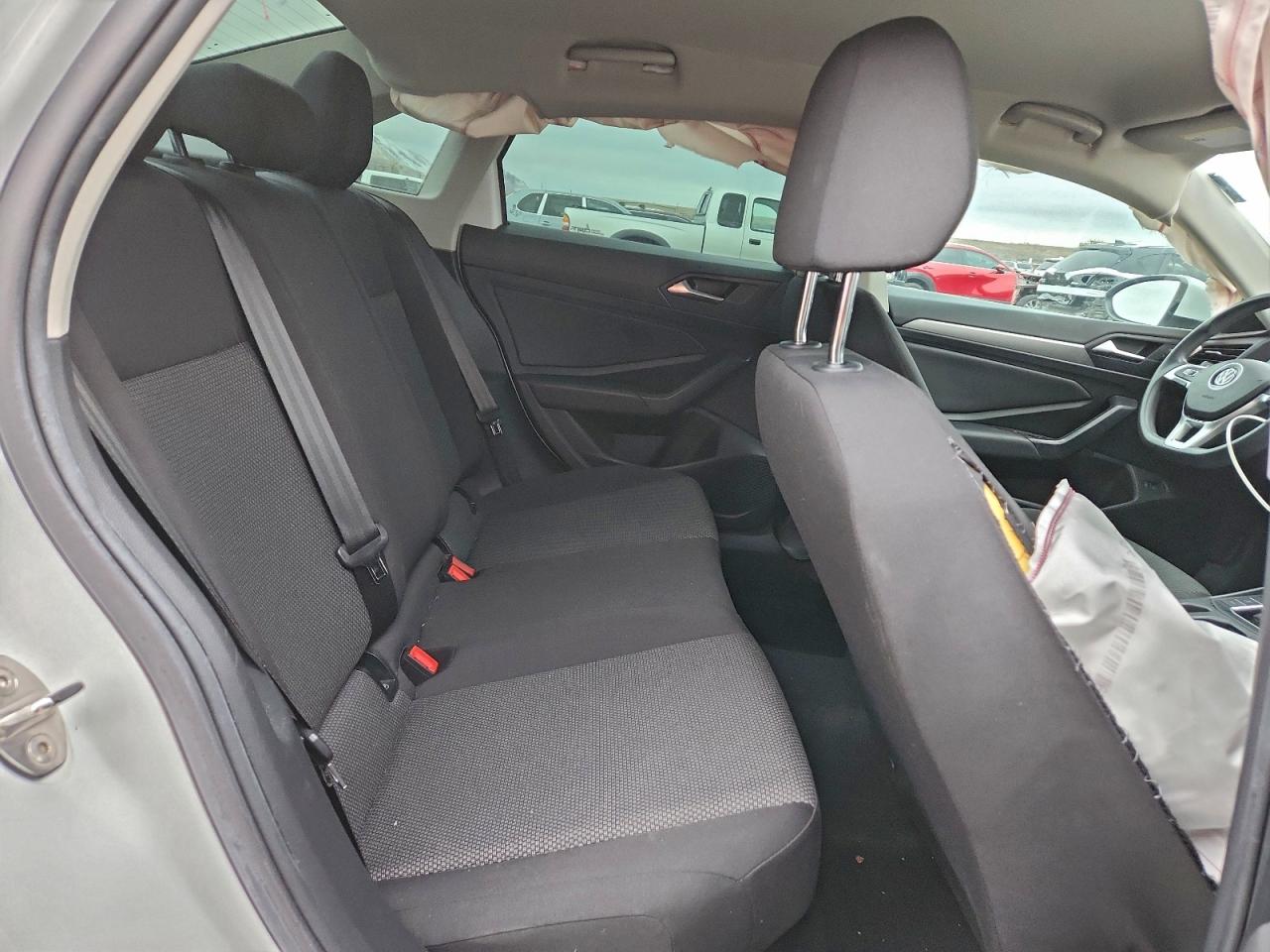 Volkswagen Jetta S Image 9