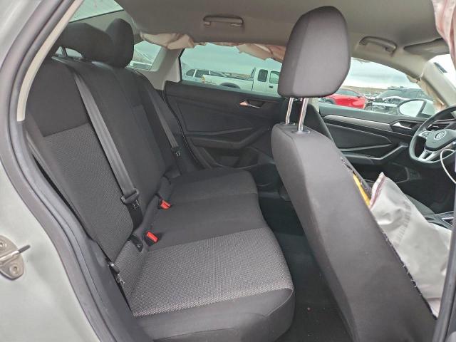 Volkswagen Jetta S Image 9