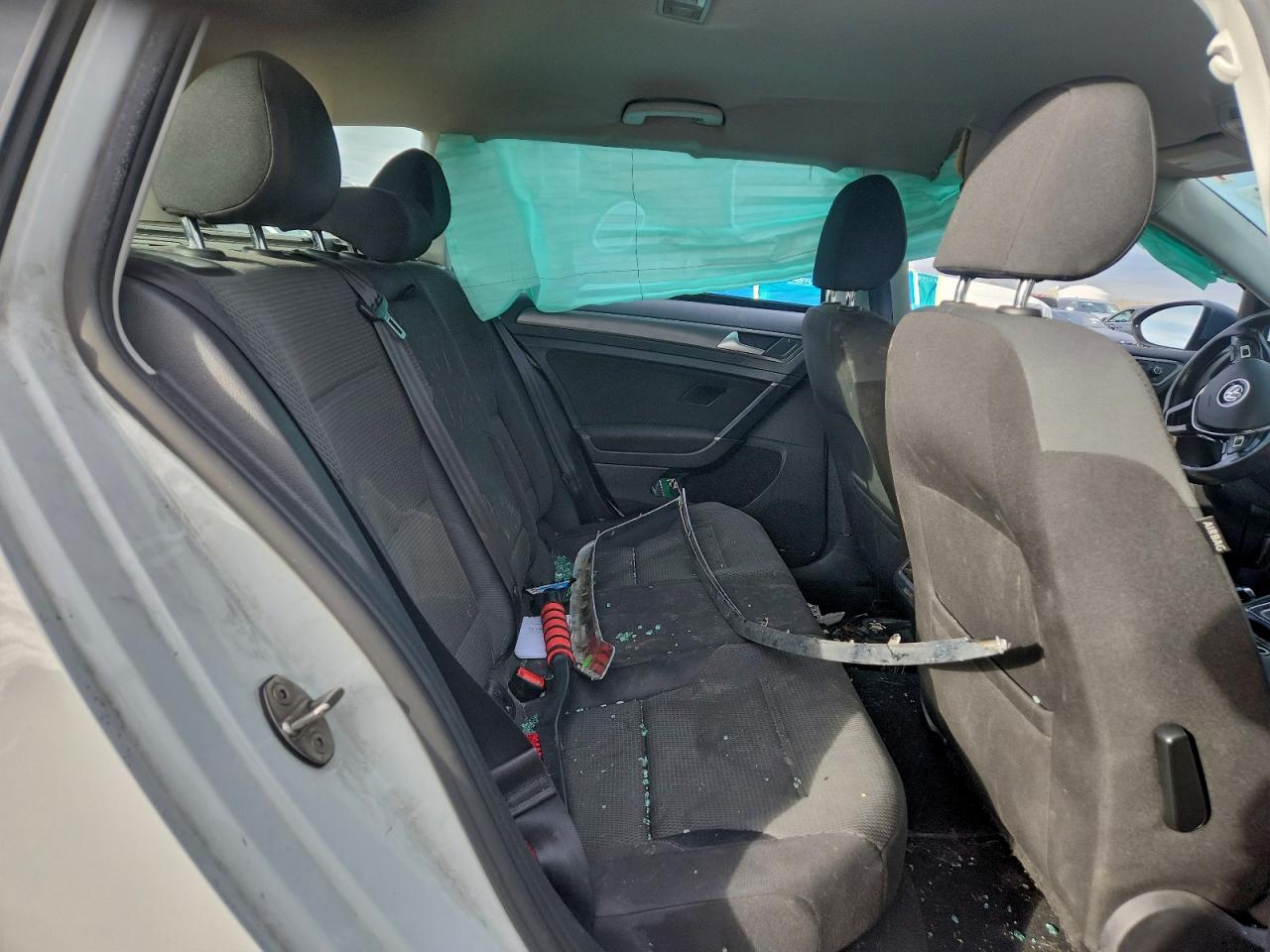 Volkswagen Golf S Image 7