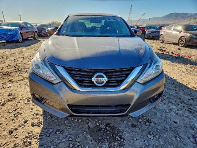 Nissan Altima 2.5 Image 4