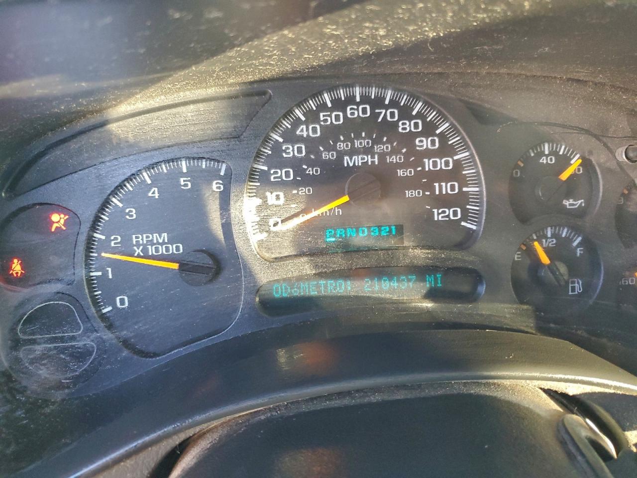 Chevrolet Silverado K1500 Image 2