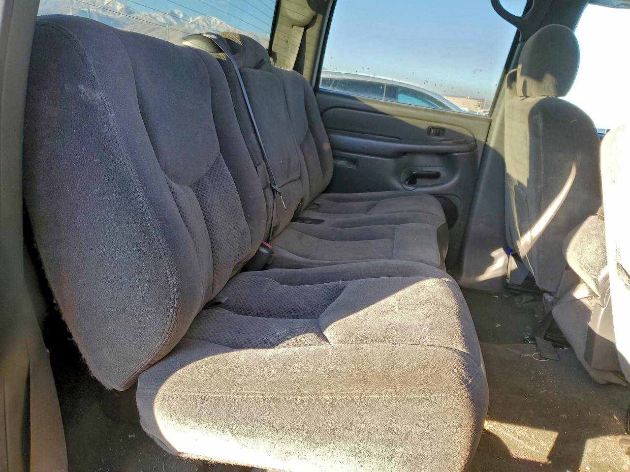 Chevrolet Silverado K1500 Image 3