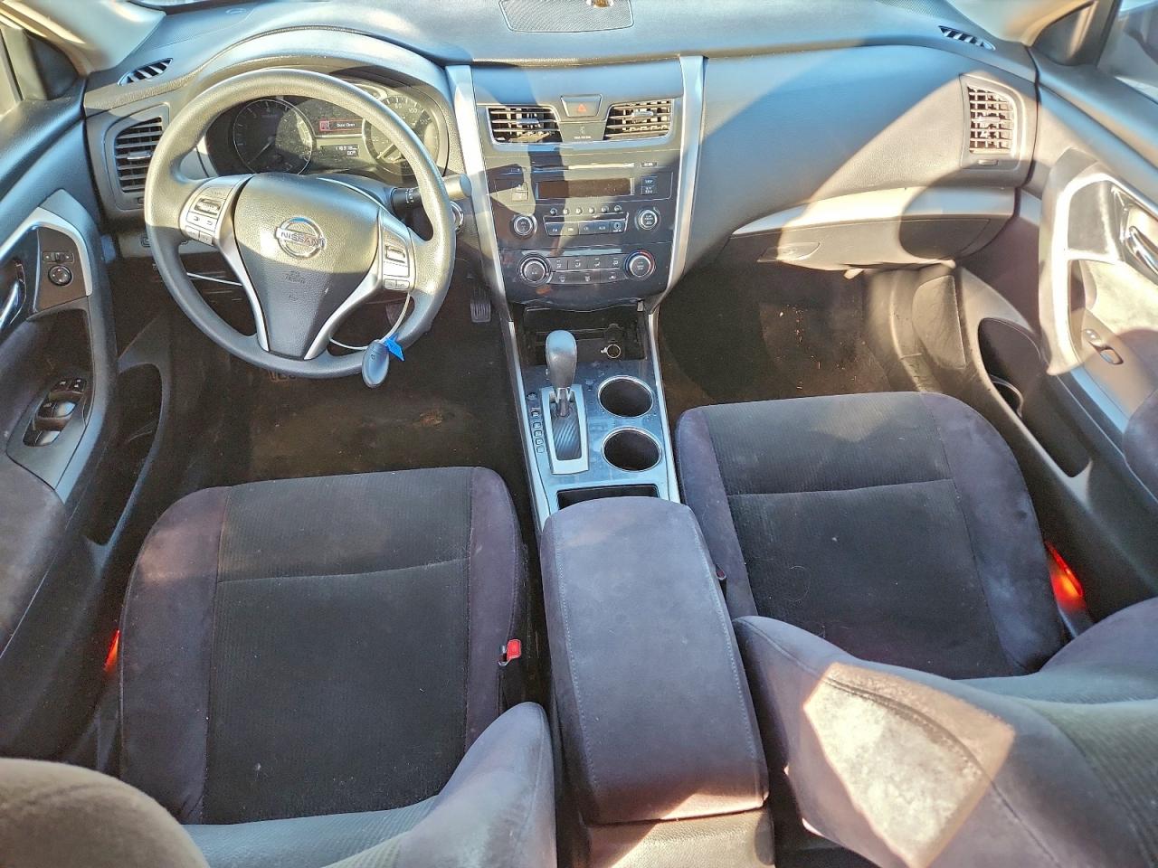 Nissan Altima 2.5 Image 4