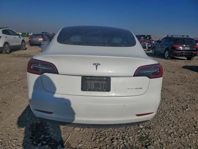 Tesla Model 3 Image 4
