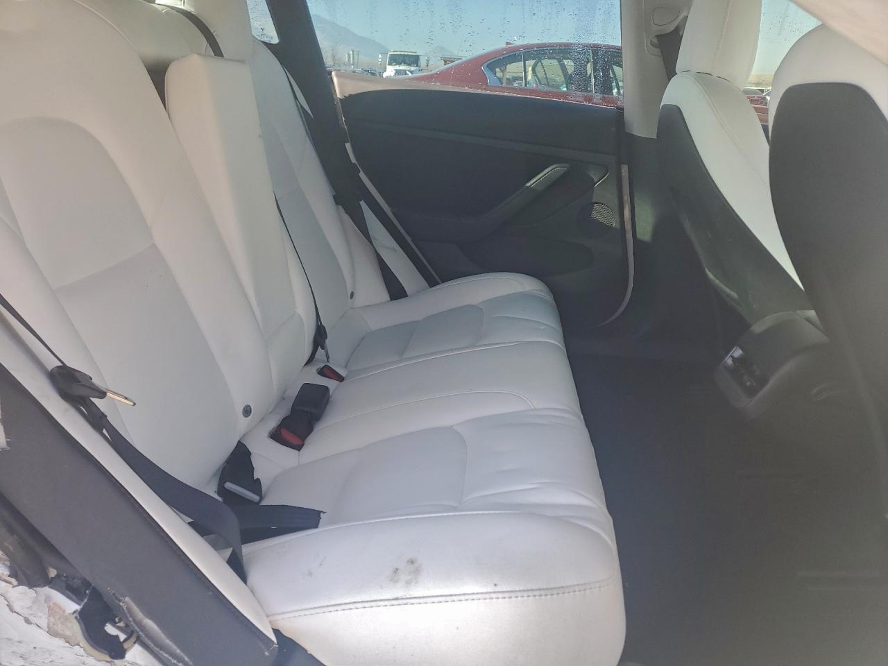 Tesla Model 3 Image 10