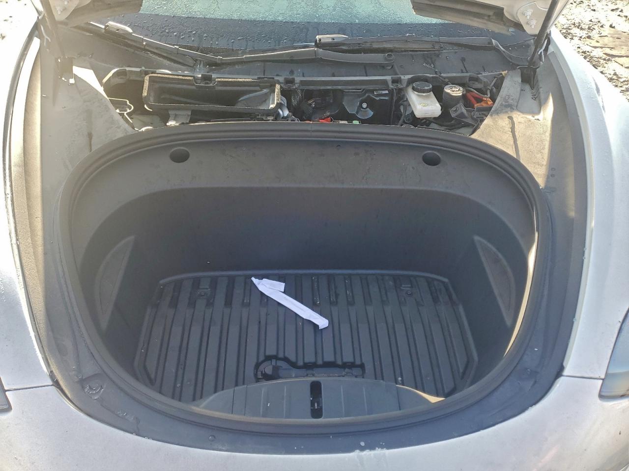 Tesla Model 3 Image 12