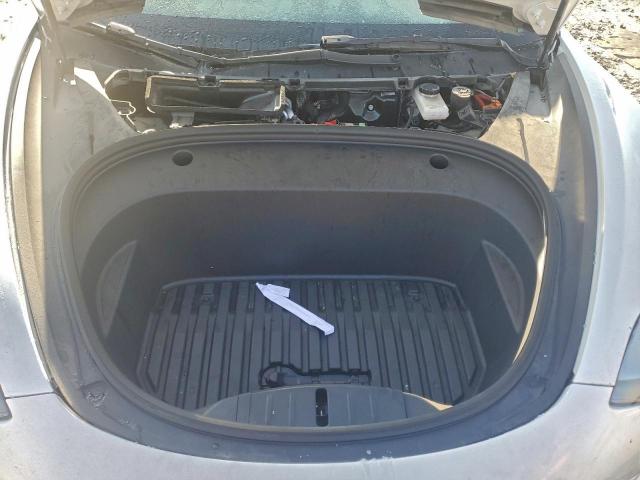 Tesla Model 3 Image 12