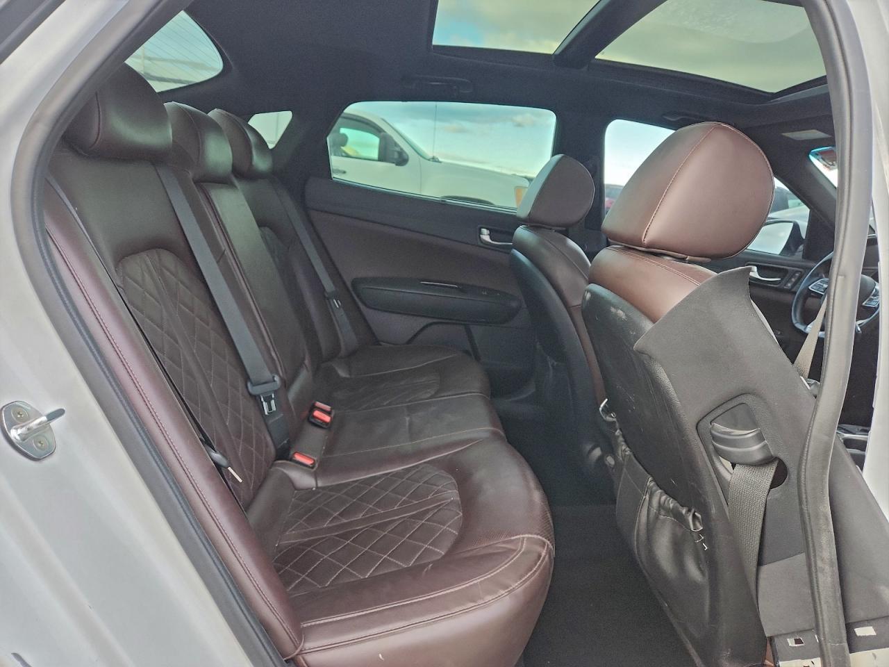 Kia Optima Sxl Image 9