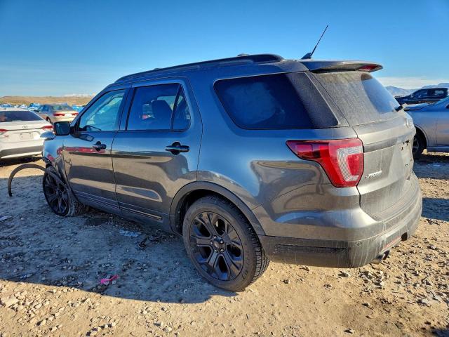 Ford Explorer Sport Image 5