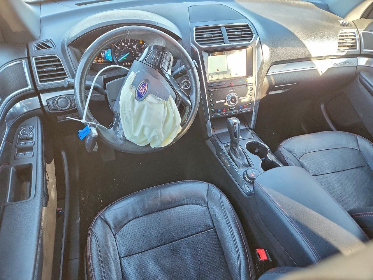 Ford Explorer Sport Image 8